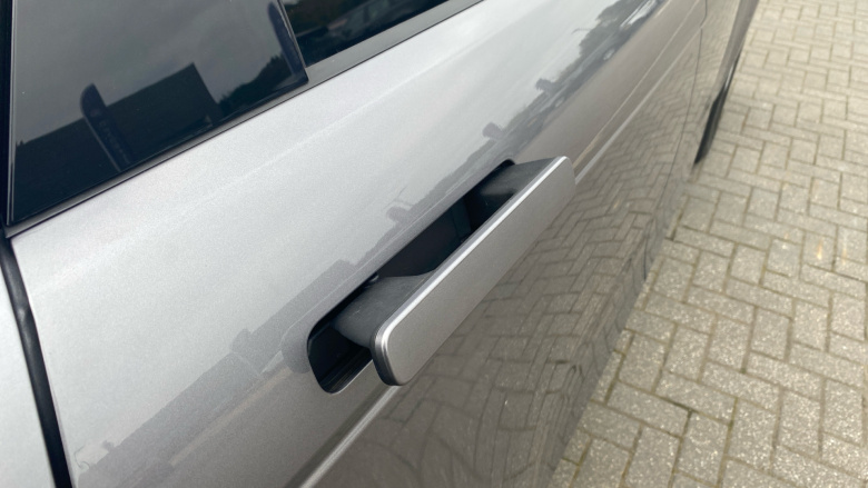 Land Rover Range Rover Evoque 2.0 D150 R-Dynamic 5dr 2WD Diesel Hatchback